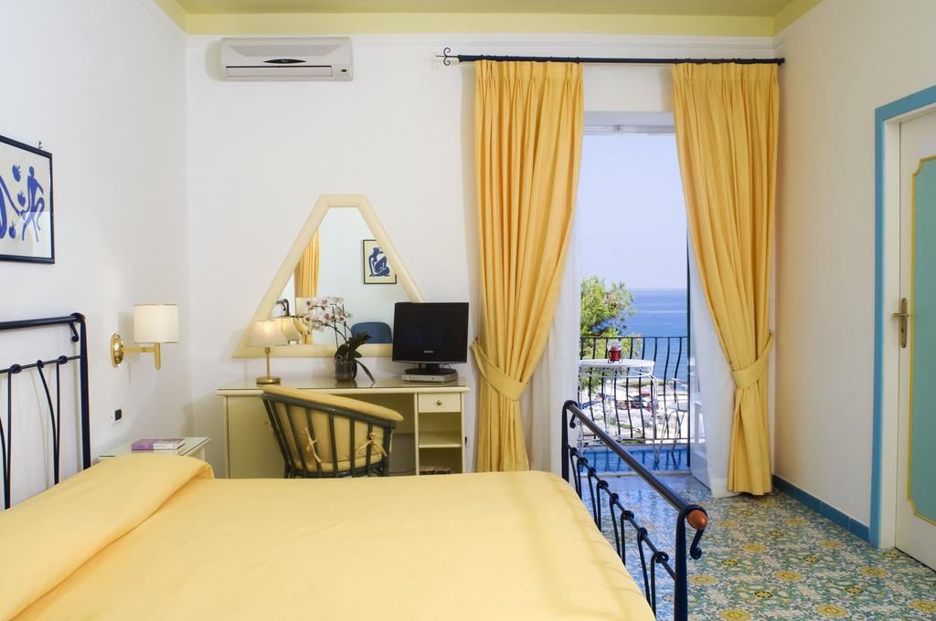 Hotel Villa Bianca Forio di Ischia Camera foto
